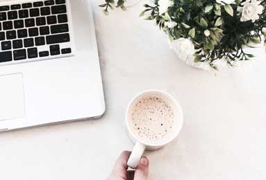 成龙现身澳网赛场，与一众网坛名将互动！网友直呼“传奇”